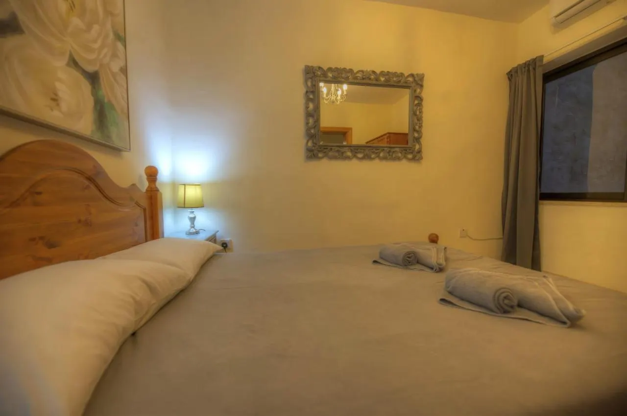 Large And Bright Apartment In The City Centre Goslm-2 Sliema